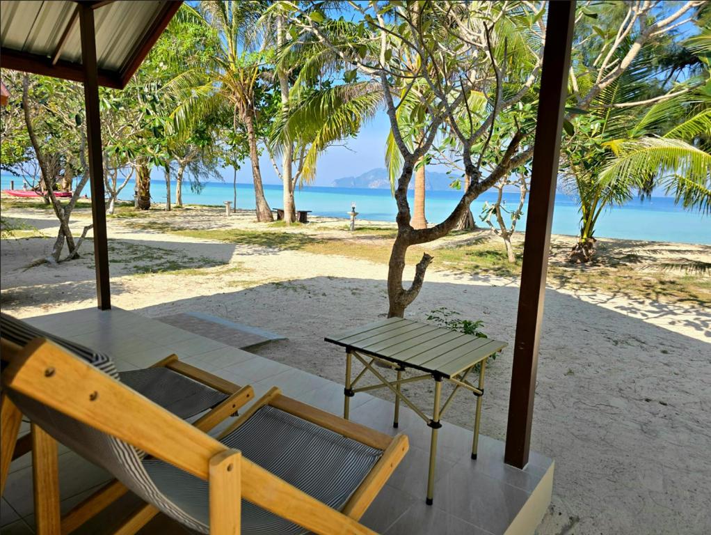 Kradan Beach Resort photo 3