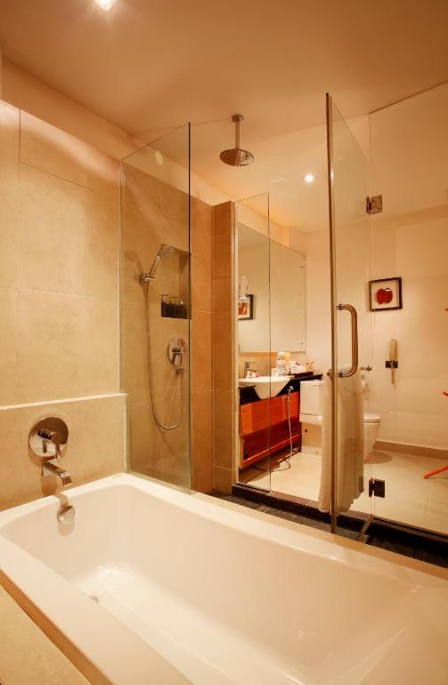 La Flora Resort Patong photo 3