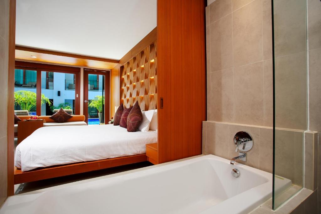 La Flora Resort Patong photo 4