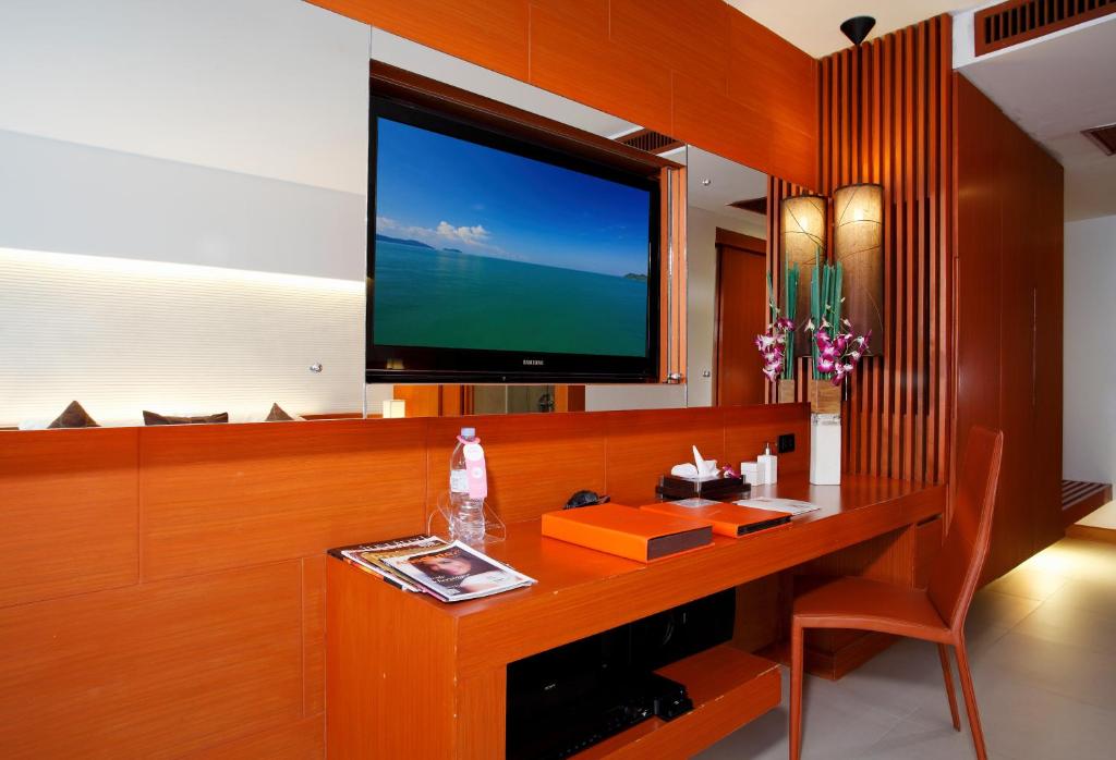 La Flora Resort Patong photo 5