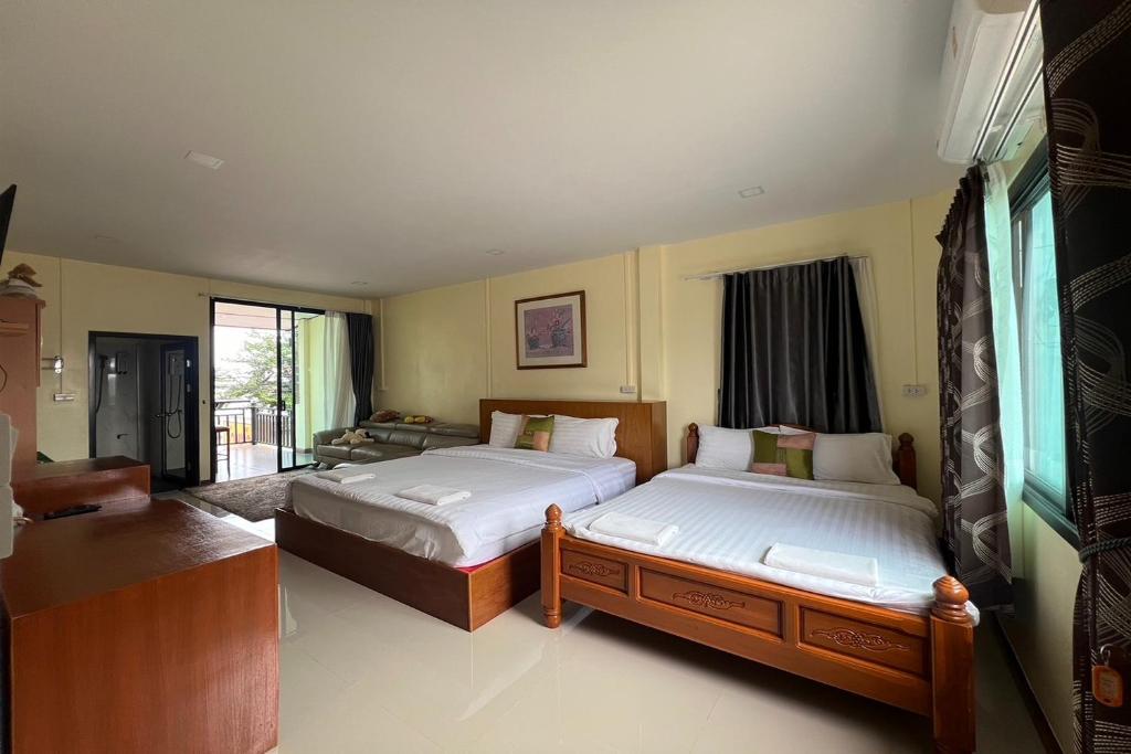 Lan Bua Resort photo 4