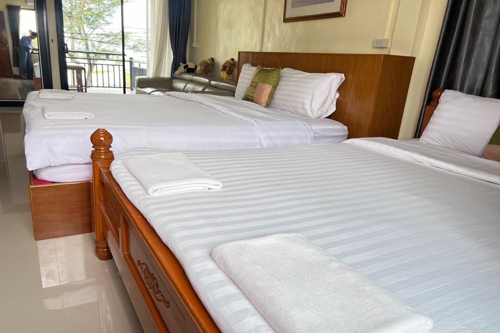 Lan Bua Resort photo 5