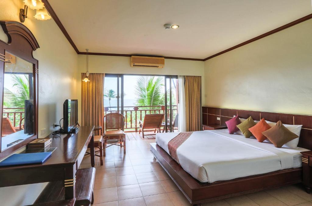 Lanta Casuarina Beach Resort