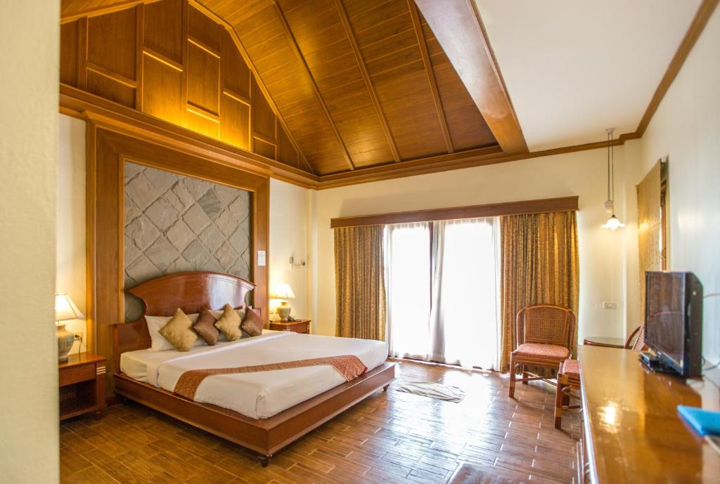 Lanta Casuarina Beach Resort photo 2
