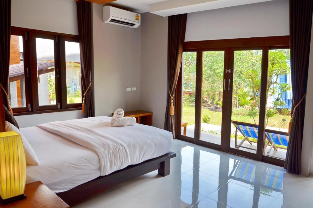 Lanta Intanin Resort photo 4