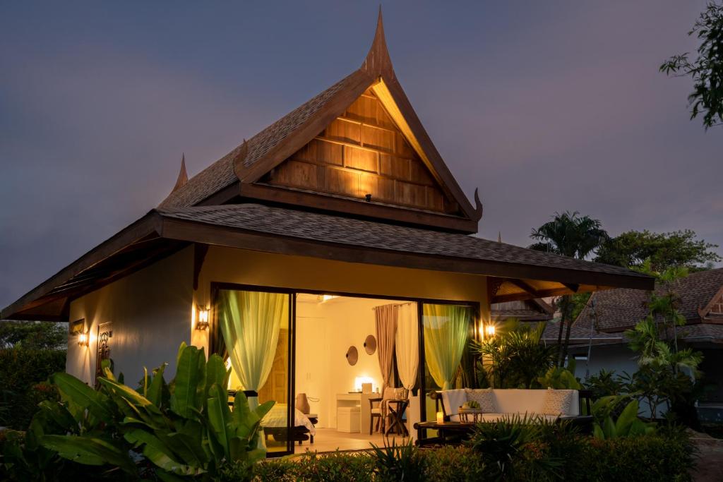 Lanta Palace Beach Resort & Spa - Adult Only