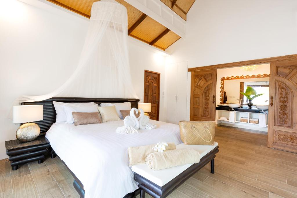 Lanta Palace Beach Resort & Spa - Adult Only photo 4