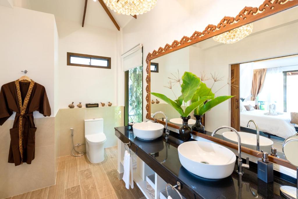 Lanta Palace Beach Resort & Spa - Adult Only photo 5