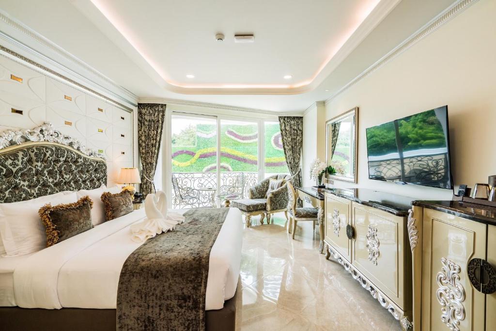 LK Emerald Beach photo 1