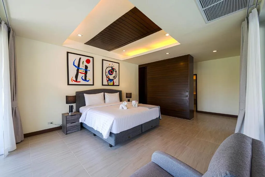 Luxury 5 Bedroom Villa Close to Beach SRS photo 3