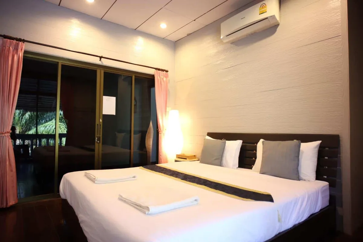 Marina Hut Guest House