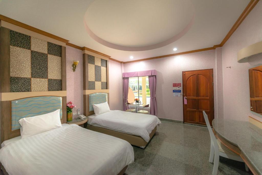 Martina Hotel Surin photo 2