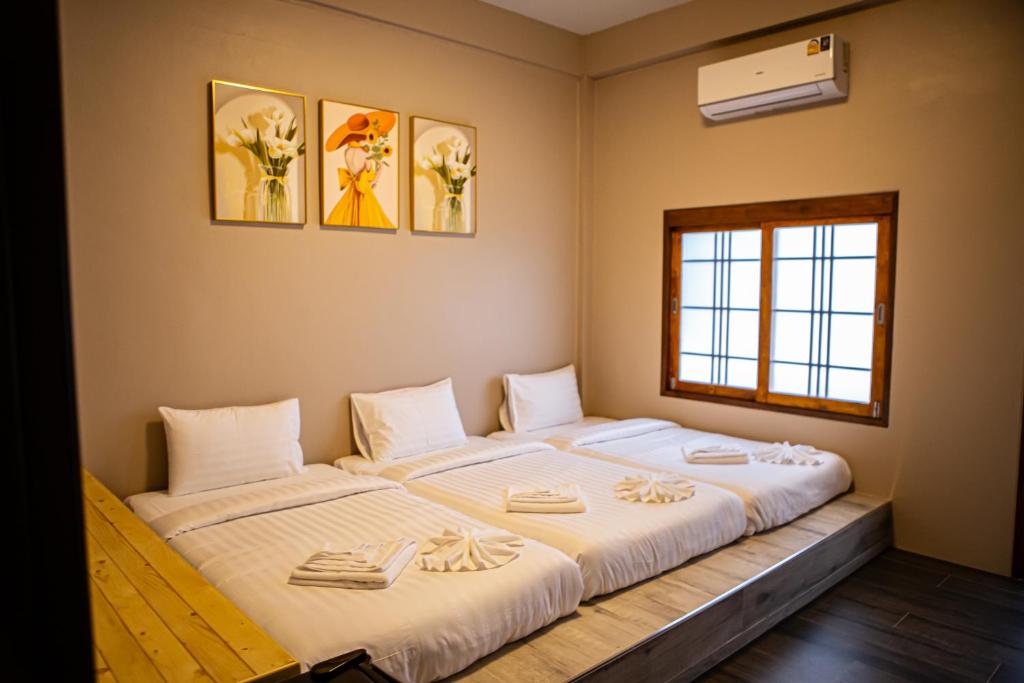 Miki House photo 2