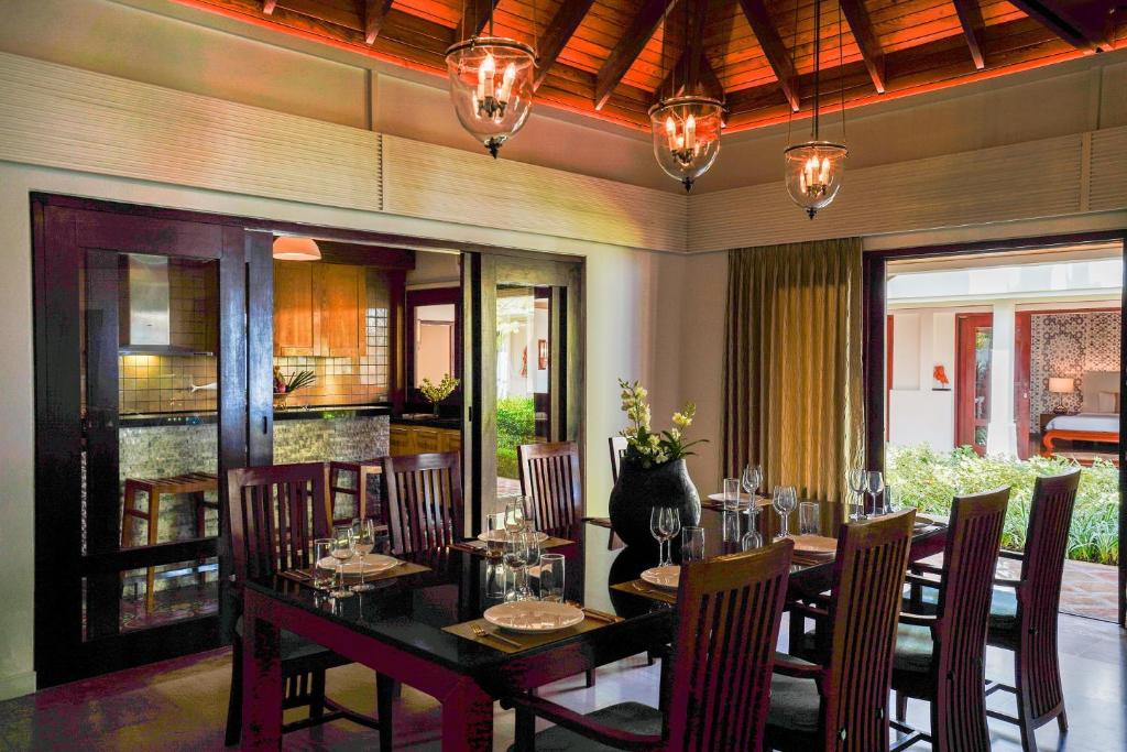 Miskawaan Beachfront Villas photo 2