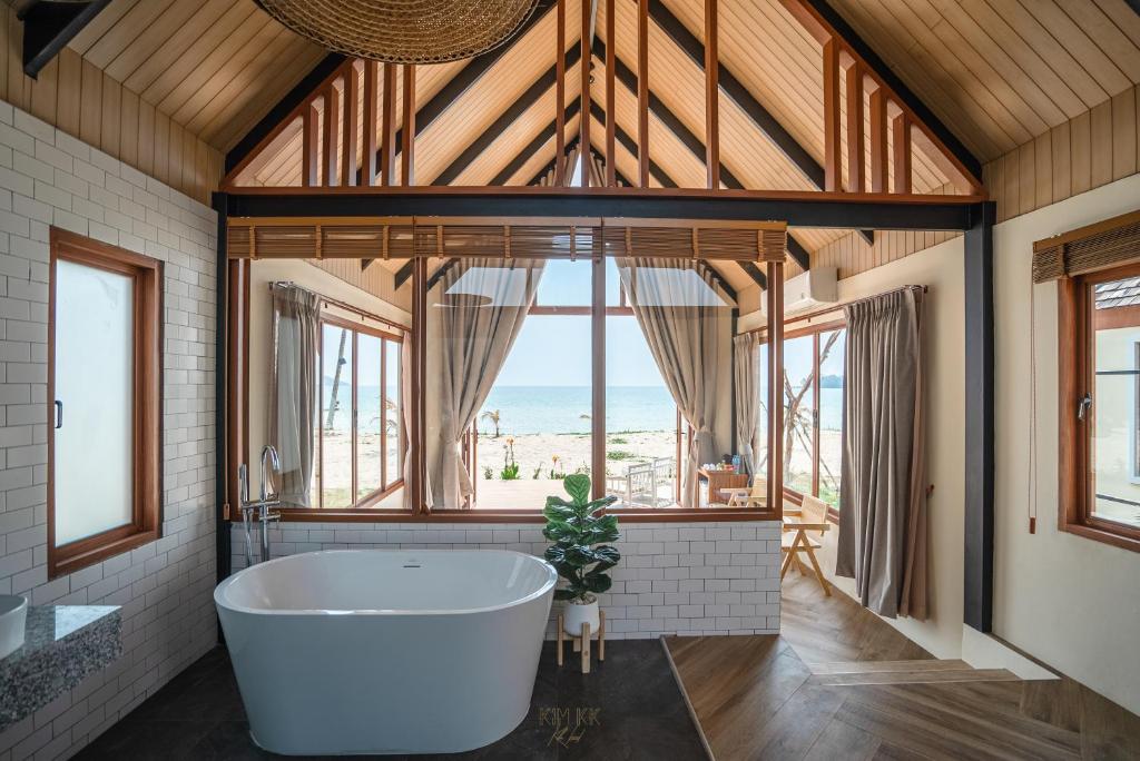 Moana Resort Koh Kood photo 3