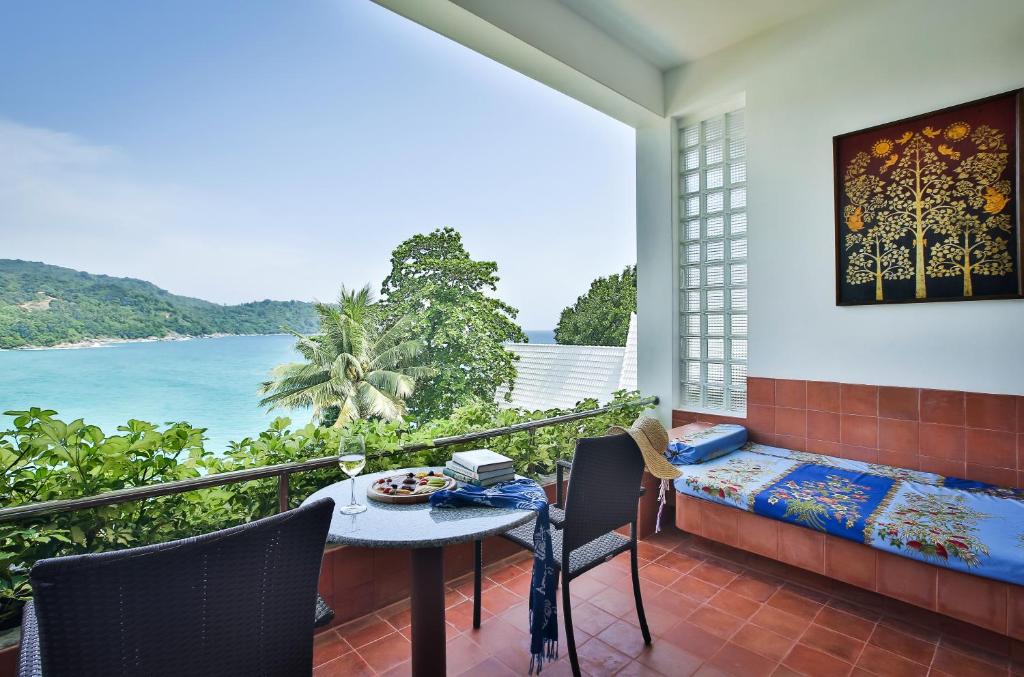 Mom Tri's Villa Royale