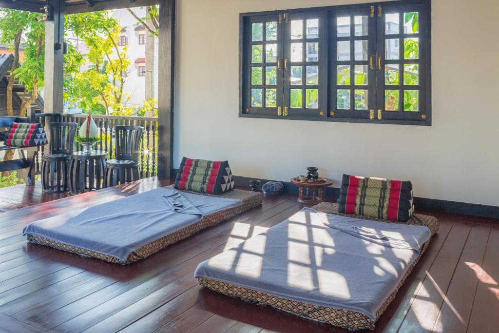 MORA Boutique Hotel photo 2