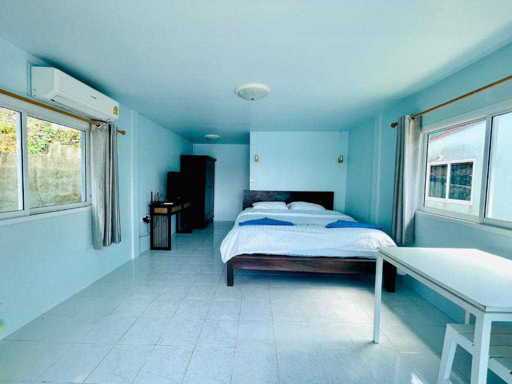 Naiharn On The Rock Resort Phuket photo 4
