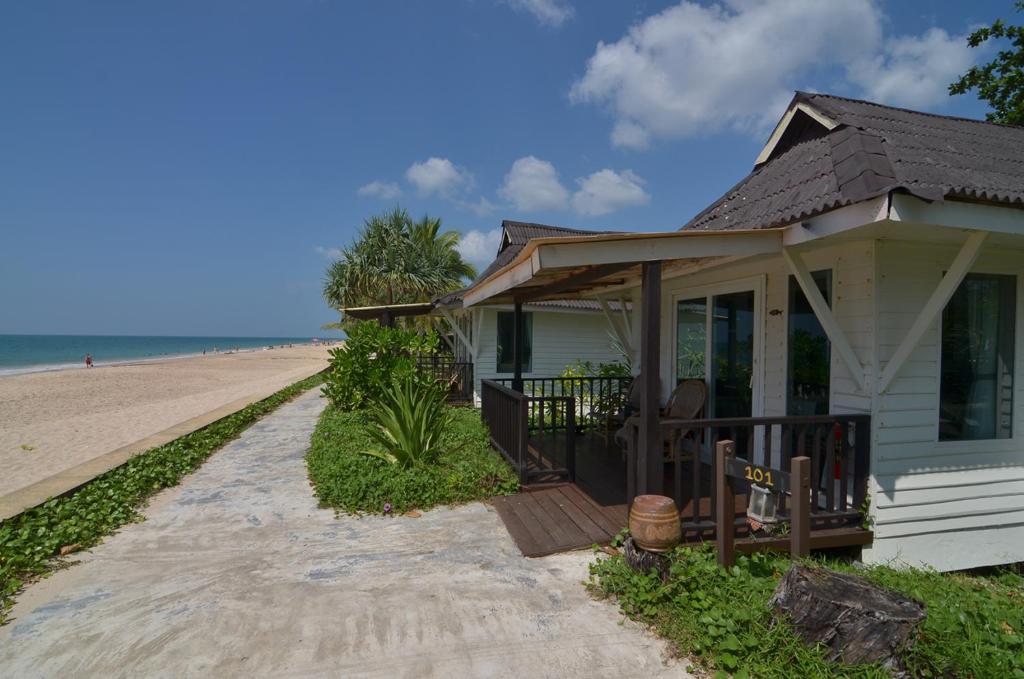 Nakara Long Beach Resort photo 3