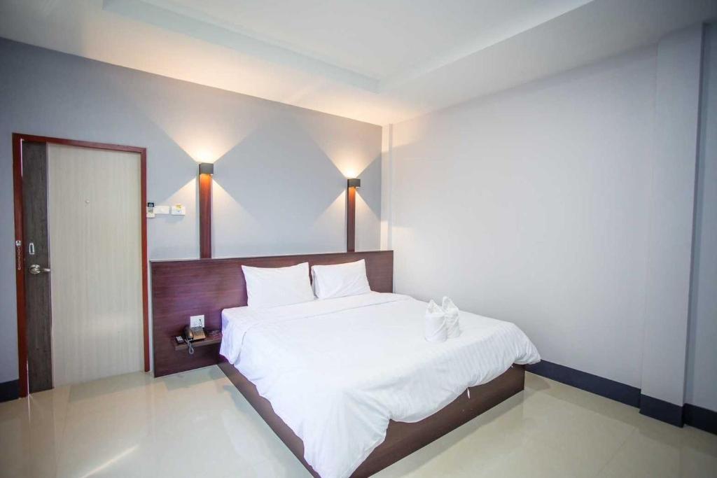 Nakarin Hotel photo 3