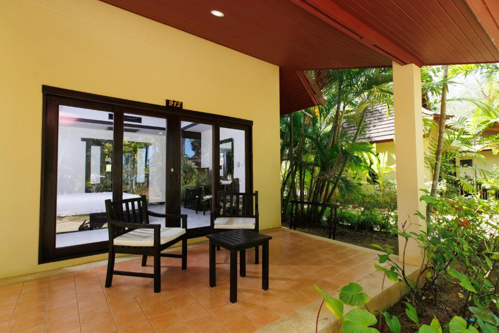 Nang Thong Beach Resort photo 2