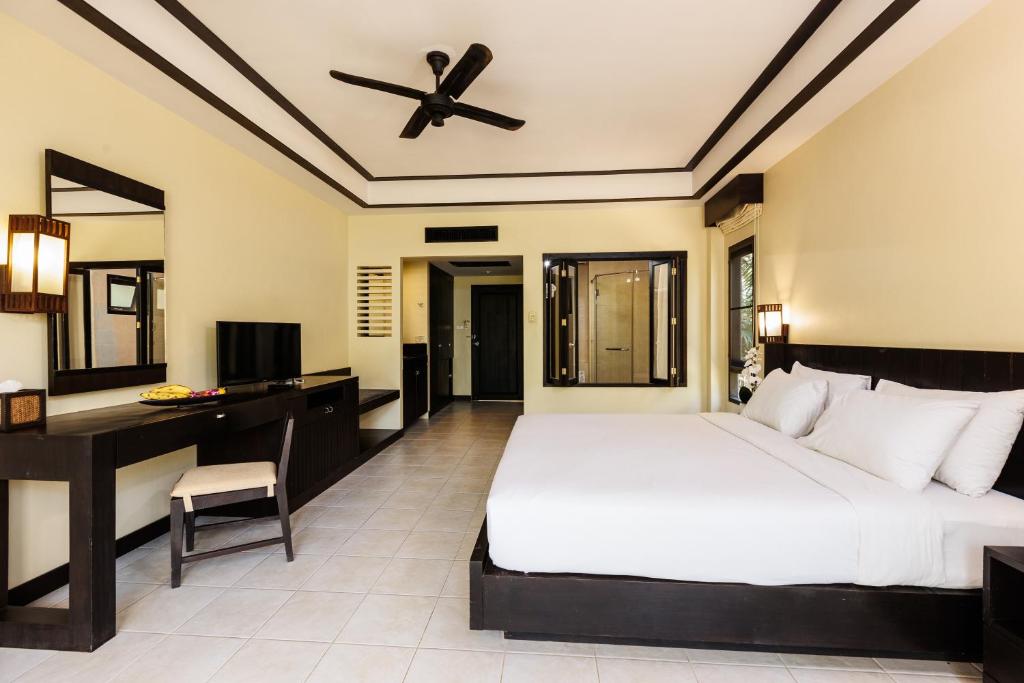 Nang Thong Beach Resort photo 3