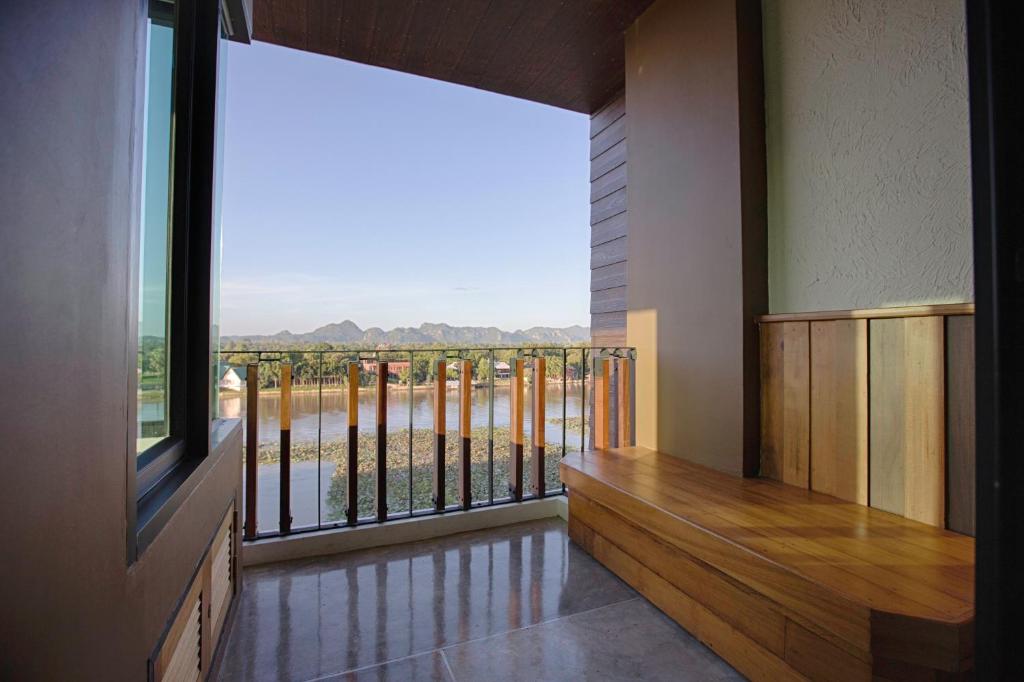 Natee The Riverfront Hotel Kanchanaburi photo 1