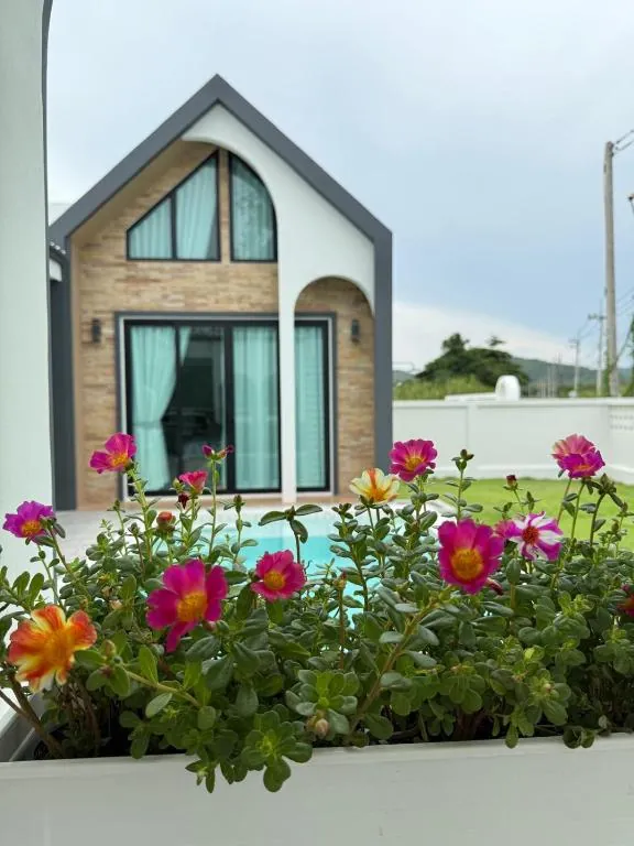 N&C Mountain Pool Villa Huahin photo 3