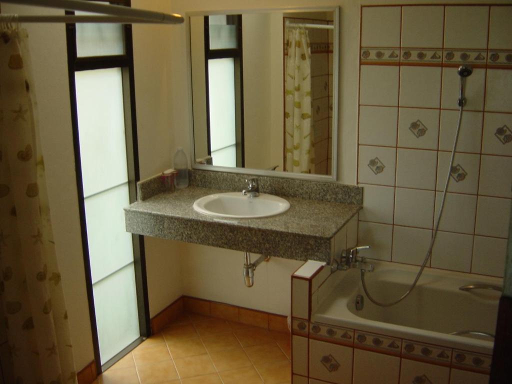 Noble House Beach Resort