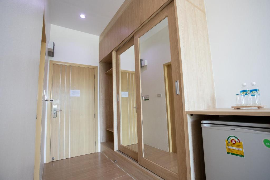 O2 Hotel Lopburi photo 4