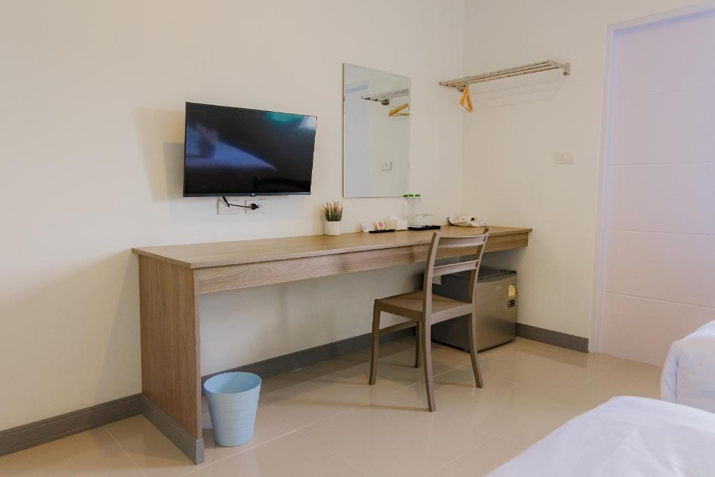 ONE Chumphon Hotel photo 2