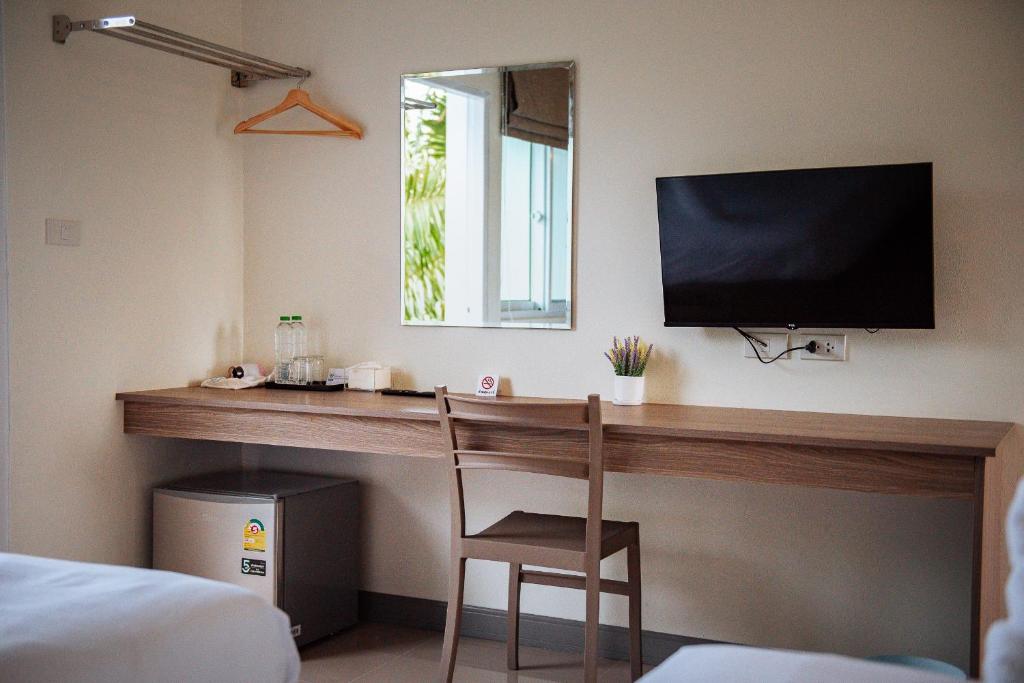 ONE Chumphon Hotel photo 4