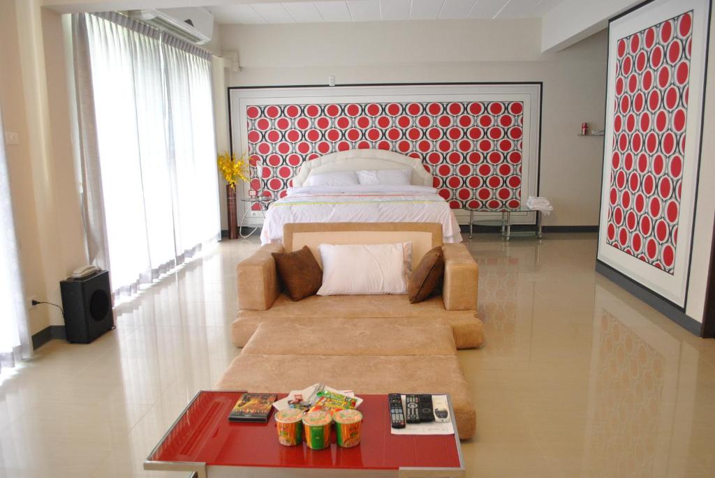 O.U.M. Hotel