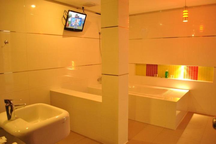 O.U.M. Hotel photo 2