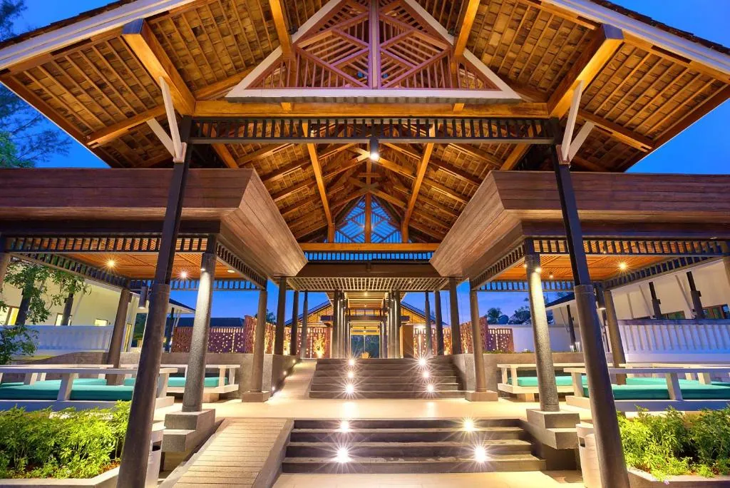 Outrigger Khao Lak Beach Resort photo 4