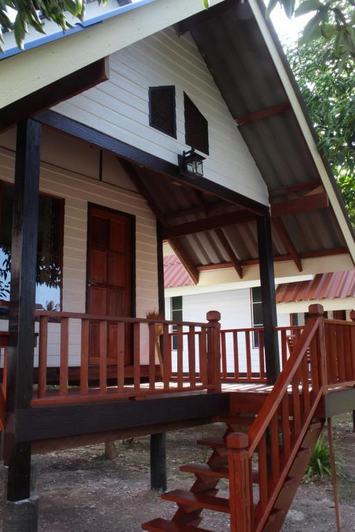OYO 1060 Lanta Andaleaf Bungalow photo 2