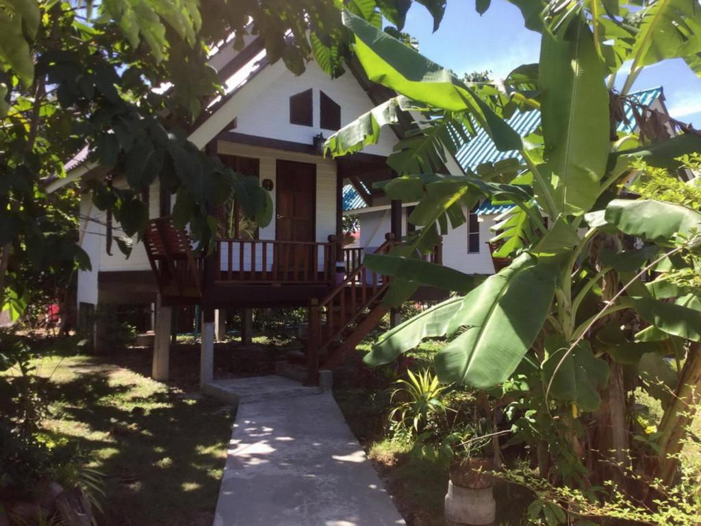 OYO 1060 Lanta Andaleaf Bungalow photo 3