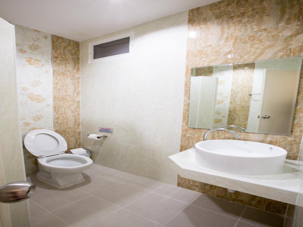 P.A. Thani Hotel photo 2