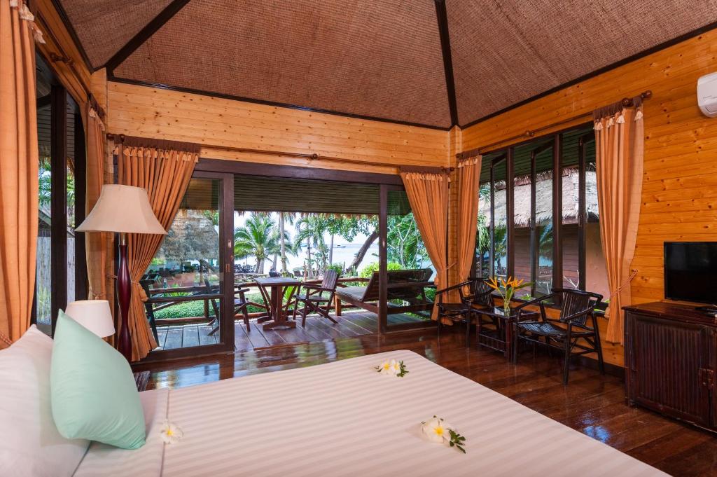 Palm Leaf Resort photo 3