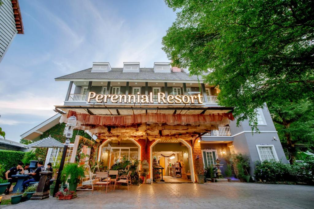 Perennial Resort photo 2