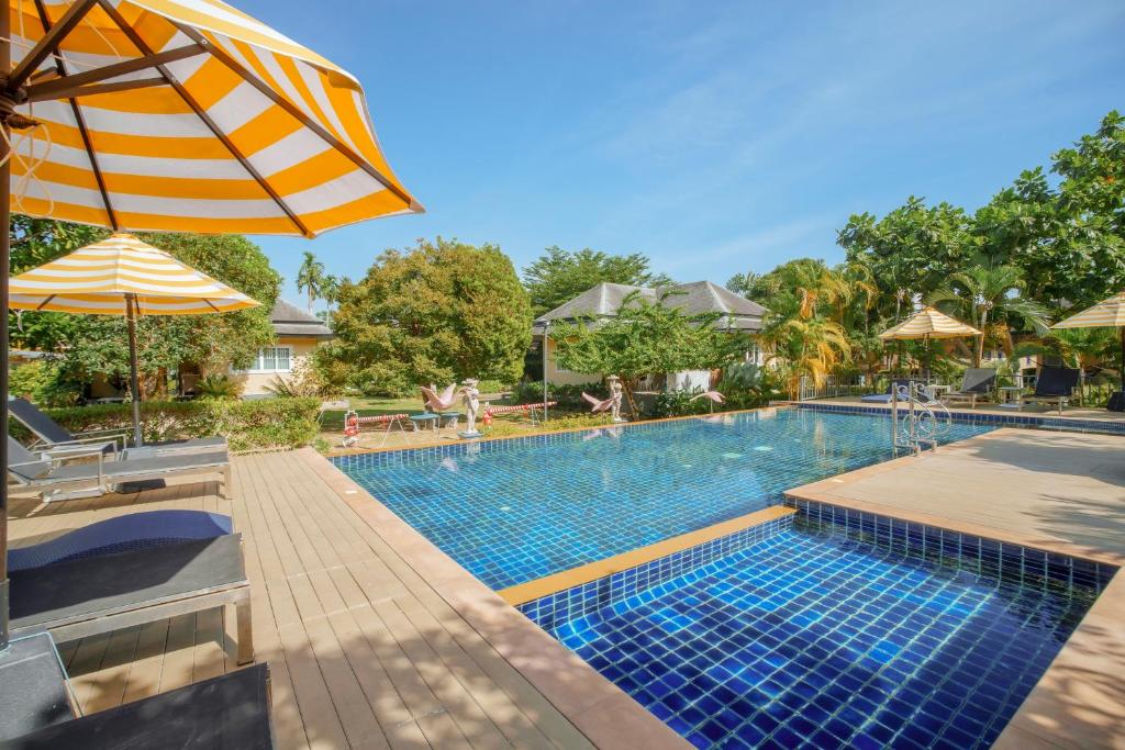 Perennial Resort photo 5