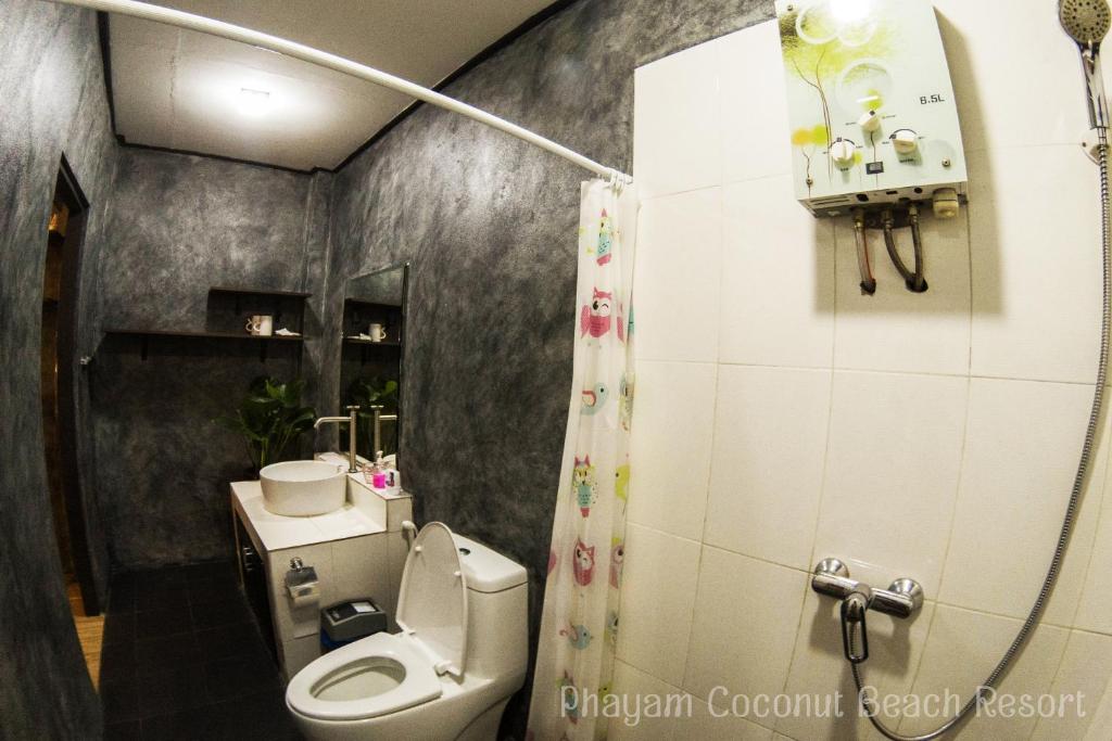 Phayam Coconut Beach Resort photo 3