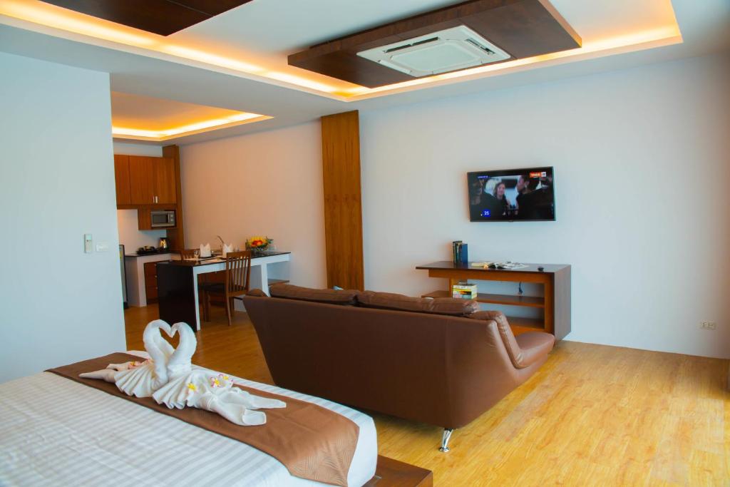 Phi Phi Cliff Beach Resort photo 2