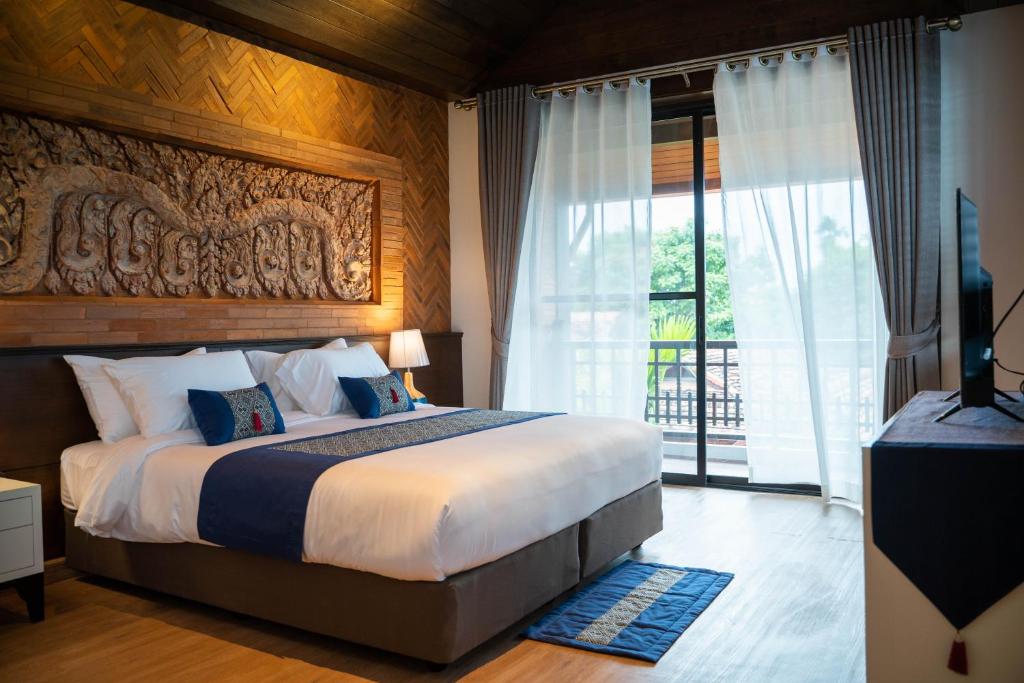 Phor Liang Meun Terracotta Arts photo 5