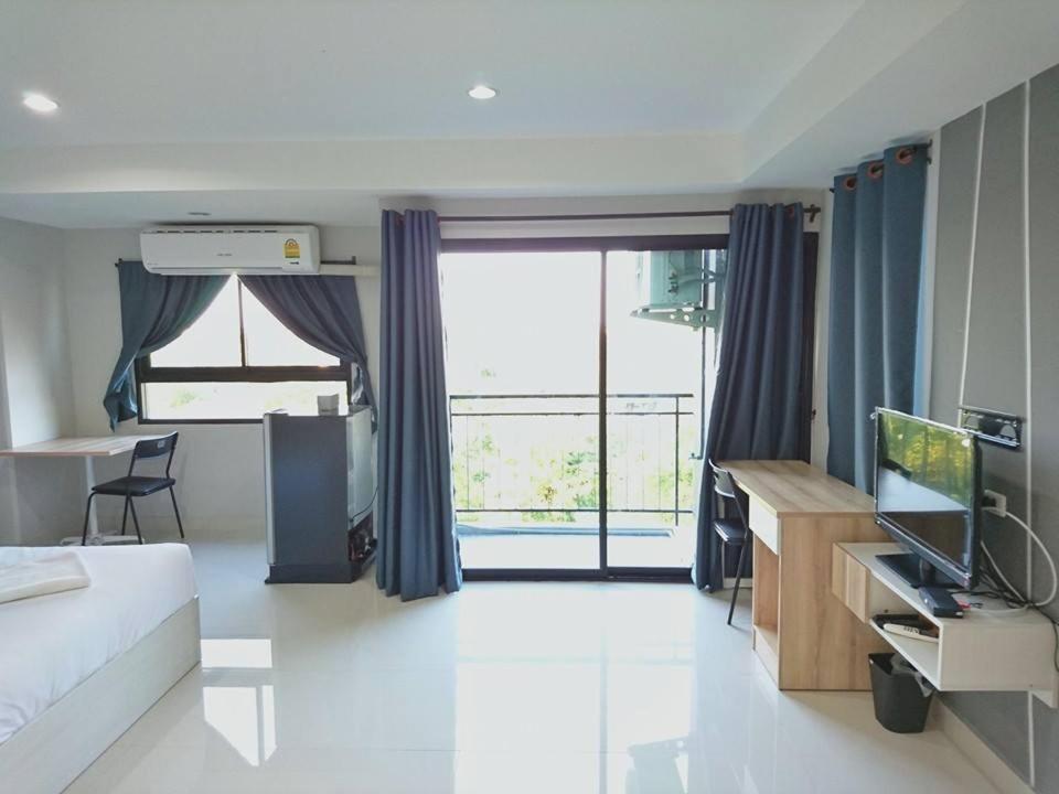 Ploen Ploen Residence photo 2