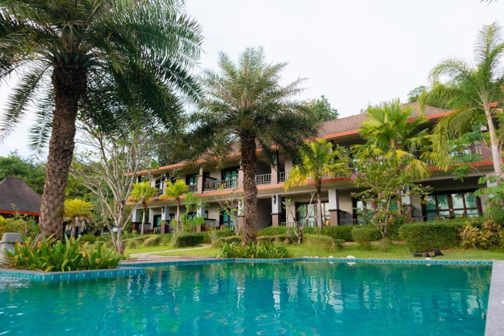 Poochommhok Resort photo 3