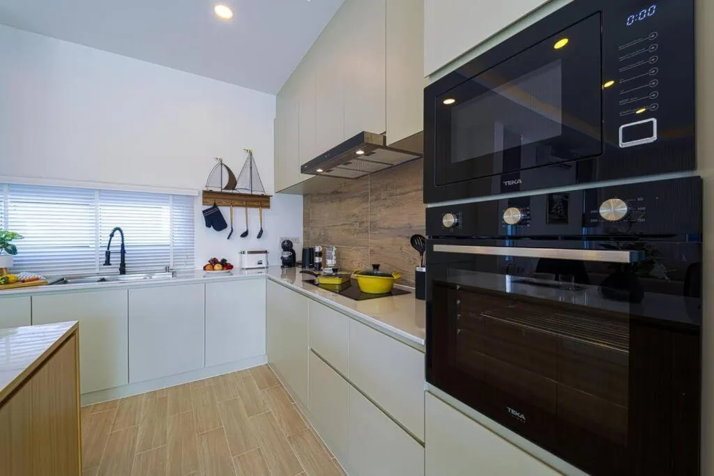 Private Modern 3 Bedroom Pool Villa! AV1 photo 4