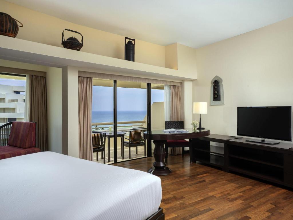 Pullman Phuket Karon Beach Resort photo 5