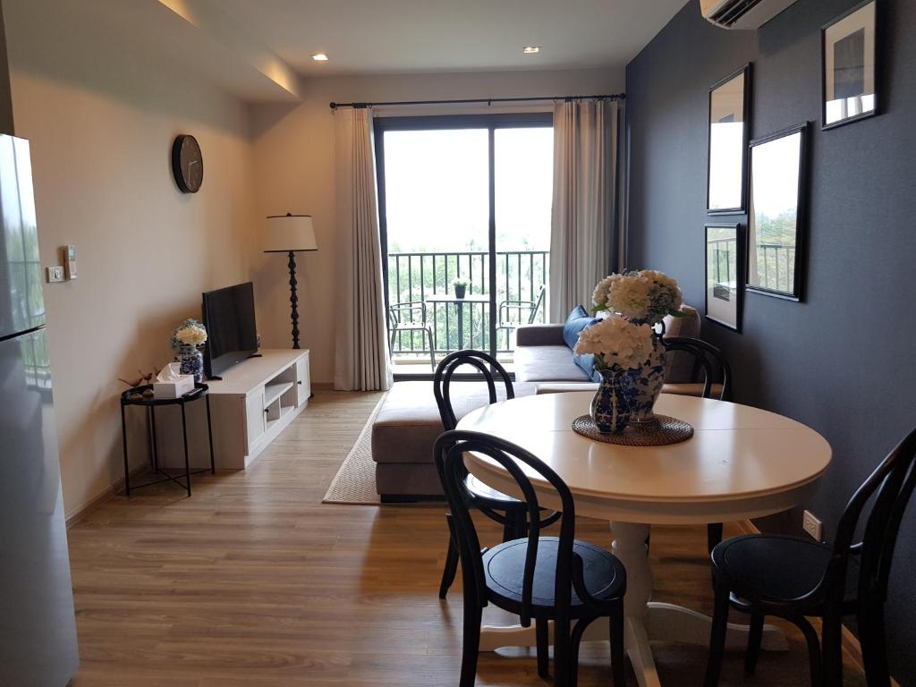 Rain Cha-am Huahin by Smiley