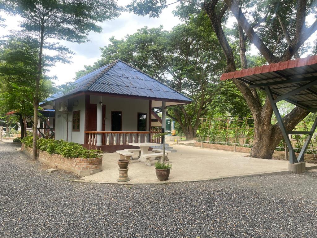Rain Tree Cafe & Homestay photo 5